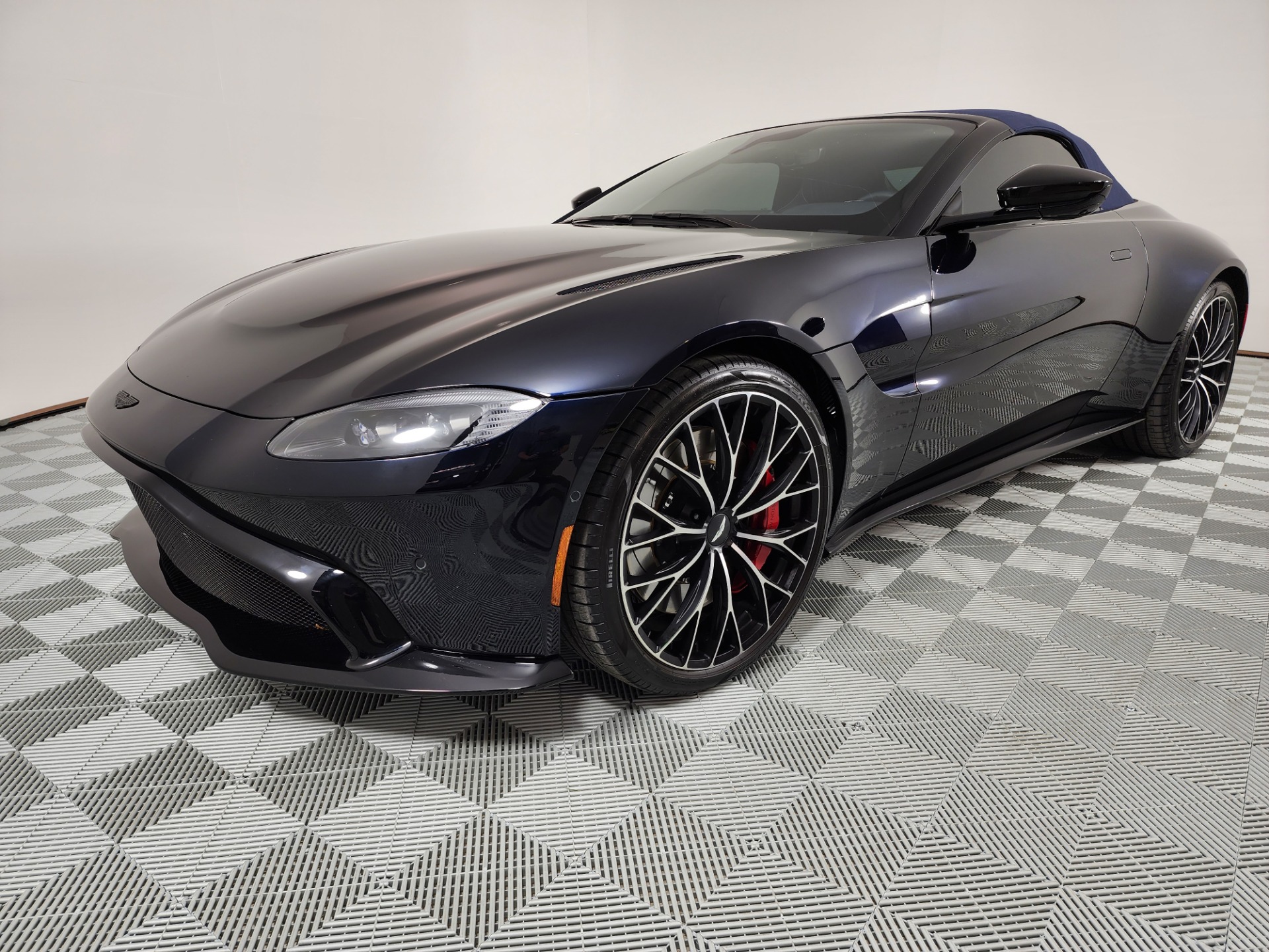 Used 2022 Aston Martin Vantage Base with VIN SCFSMGBW4NGP06573 for sale in Albany, NY